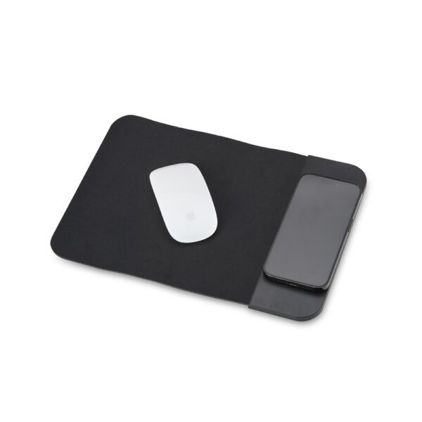 PW019 - Mouse pad com carregamento via indução.
