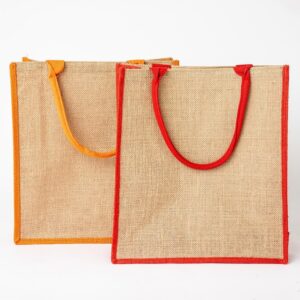 SL074 - Sacola ecológica confeccionada em juta com alças costuradas na parte interna.